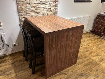 Barový stůl pro 4 osoby