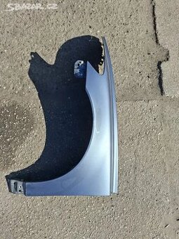 Levý přední blatník Volvo S40 (2004) šedý