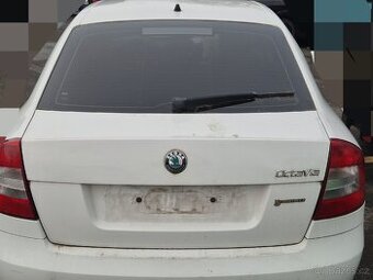 Octavia 2 kufr dveře