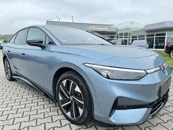 Volkswagen ID.7 PRO 210kw,tažné,360°kamery,masáže,matrix