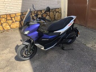 Aprilia SR GT 200