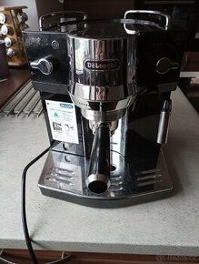 Kávovar DeLonghi EC820
