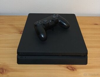 PlayStation 4 Slim (500 GB) + ovladač a 5 her