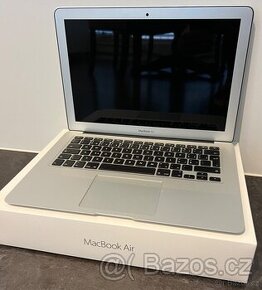 MacBook Air 13" 2015 8GB / 128GB SSD, 100% vzhled a stav.