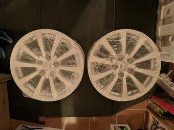 Alu R17 x 8JJ 5x114,3 ET45