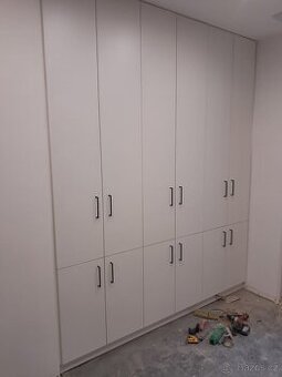 Vestavěná skříň 290x230x60 - 1