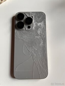 Prodám poškozený Iphone 15 pro na díly