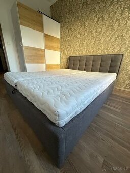 Postel 160×200 cm s úložným prostorem + matrace