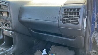 Kastlík před spolujezdce vw Passat b3/ b4