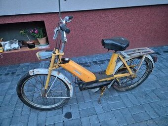 Babetta 228, první neodpružená BABETA, 19" kola, žlutá
