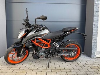 KTM DUKE 390 pouze 1500km