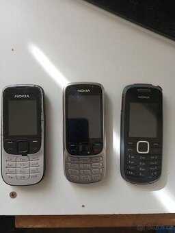3 ks retro Nokia