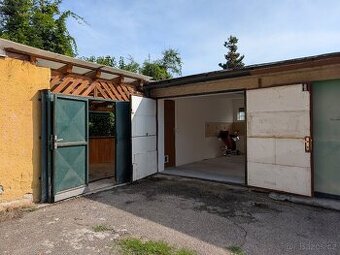 Prodej garáže se zahradou / celkem 548 m²