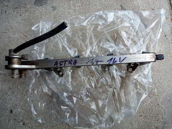 vstřiky s lištou astra - 1