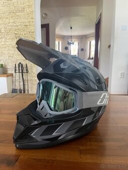 motocrossová přilba