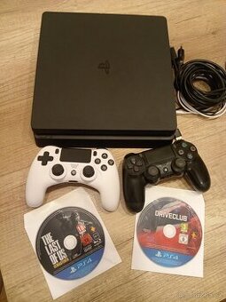 PlayStation 4 SLIM 500GB +2 ovladače +2 hry