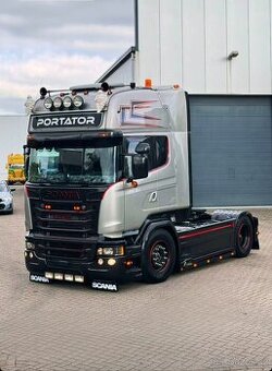 Scania R580 V8 4x2 / Silver Griffin 9/100 / Euro 6