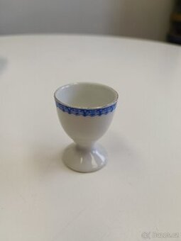Porcelánový stojánek na vejce - bílý s modrým dekorem