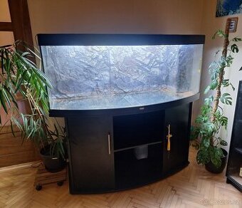 Pěkné akvárium značky juwel