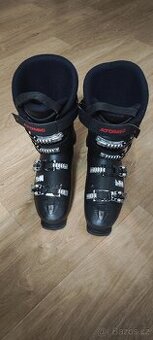 Prodám lyžařské boty a lyže