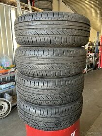 Prodám sadu pneu FORD NOKIAN 215 65 R15 C