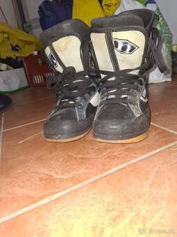 Snowboard 120 cm + Snw. boty cca 21 cm