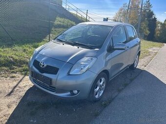 Toyota Yaris 1.4  D-4D 66 KW r.v.2006 automat