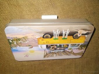 Plechová bedna s bulli na ruby..