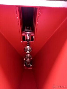 Ruční sazeč cibule a česneku