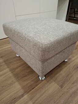 Moderní taburet s úložným prostorem – jako nový