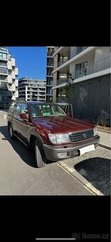 Toyota Land Cruiser 100, rok 2001