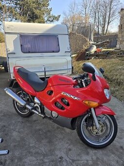 Prodám, vyměním Suzuki GSXF 600, r.v. 2001 nová STK