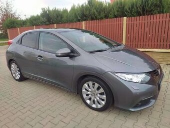 Honda Civic 2.2i-DTEC 110kW Exekutive plná výbava najeto 171