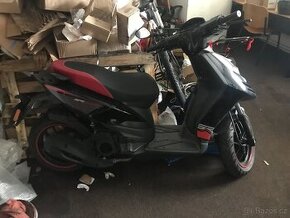 Aprilia sr 125 motard první majitel