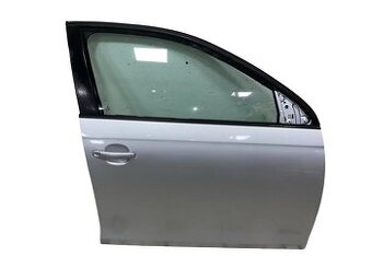 Pravé přední dveře stříbrná LA7W VW Golf 6 kombi r.v. 2013