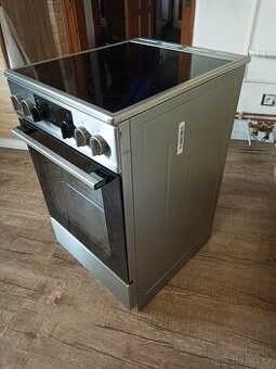 Sporák Gorenje sklokeramická deska + horkovzdušná trouba