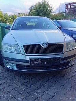 Prodám komplet přední nárazník na škoda Octavia 2