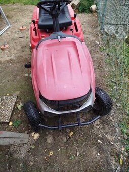 Zahradní traktor hecht
