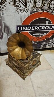 Starožitný gramofonek/zapalovač - 14x10 cm