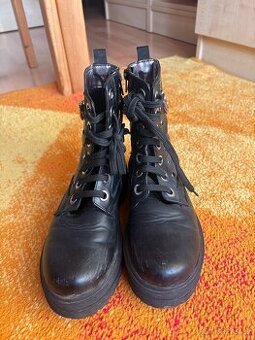 Černé jarní podzimní boty 36 polobotky