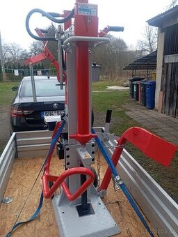 Půjčím štipačku ,ale i poštípu ".