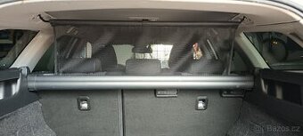 Toyota Auris Touring - dělící síťka do kufru