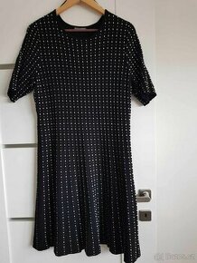 Černobílé pružné šaty ORSAY 40