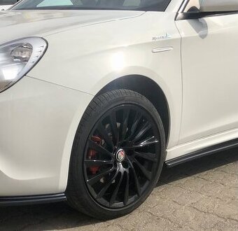 R18 alfa romeo giulietta