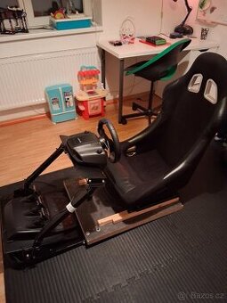 Volant logitech g29 vč. stojanu a sedačky
