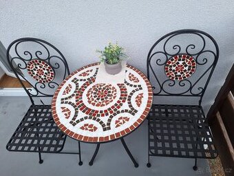 Kovový zahradní nábytek