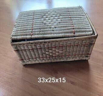 starý proutěný košík, krabička box
