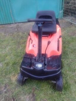 Zahradní traktůrek