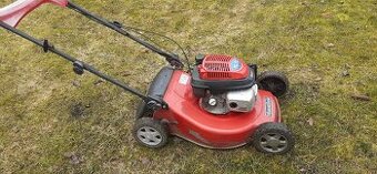 Benzínová sekačka s pojezdem