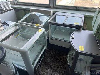 Vitrína do prostoru / ostrovní vitrína